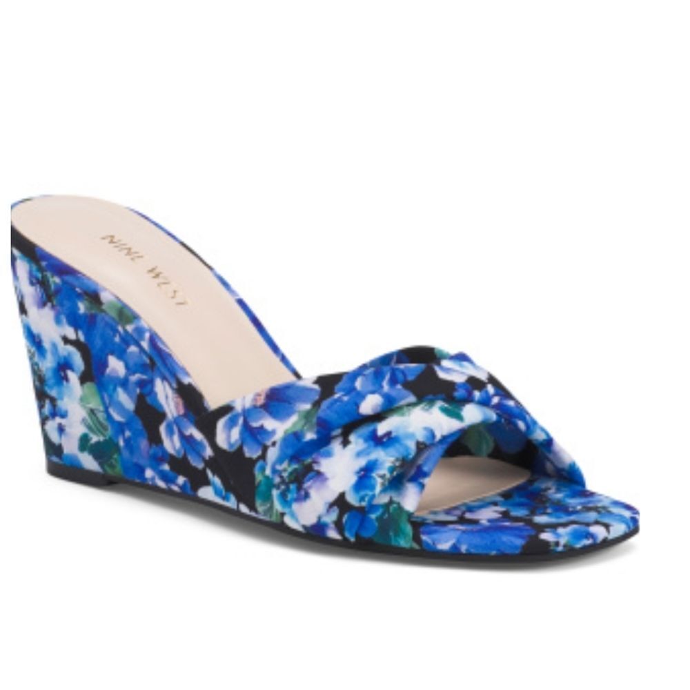 BRAND NEW NINE WEST FLORAL EMBELLISHMENT SQUARE OPEN TOE WEDGE SANDALS…